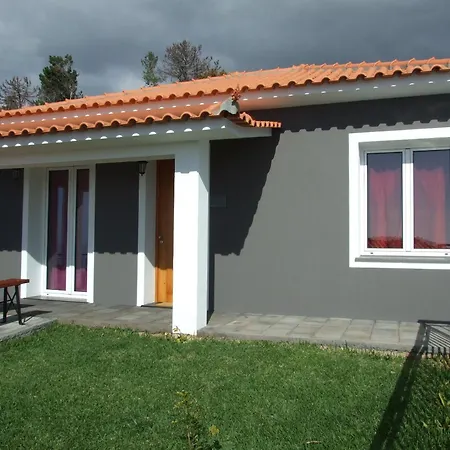 Semesterbostad Paraiso Flores Estreito Da Calheta