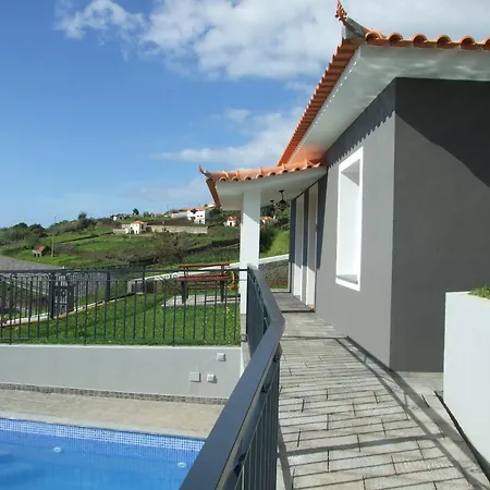 Semesterbostad Paraiso Flores Estreito Da Calheta